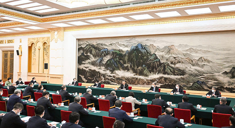 　　1月16日，中共中央總書記、國家主席、中央軍委主席習近平在北京人民大會堂同黨外人士座談并共迎新春。汪洋、王滬寧、丁薛祥等出席。